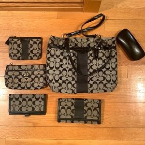 Very used COACH bundle